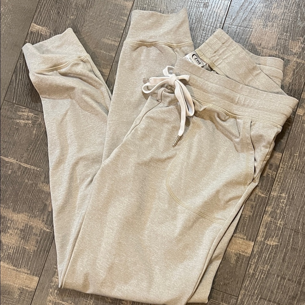 ZYIA Heather Gray Joggers